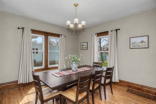 313 S Russell Avenue, Ames, IA 50010