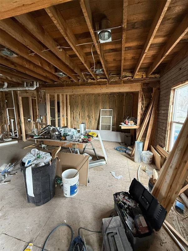 11 4th Street, Collins, IA 50055