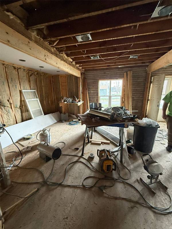 11 4th Street, Collins, IA 50055