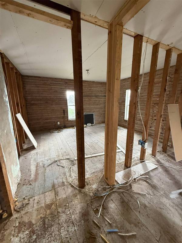 11 4th Street, Collins, IA 50055