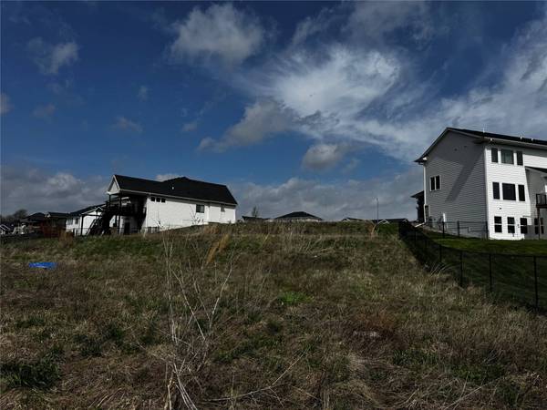 2908 Oak Street, Norwalk, IA 50211