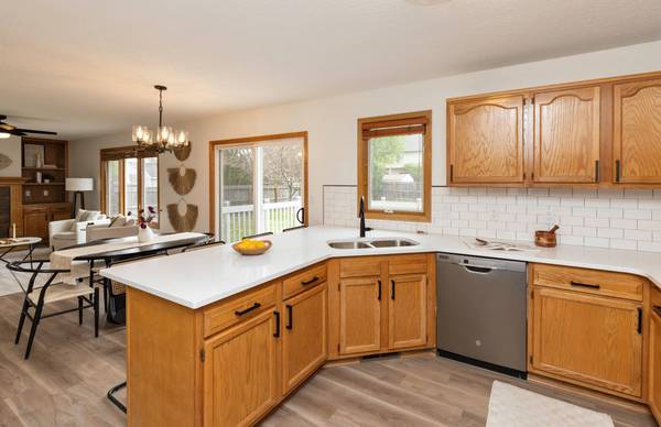 9221 Timberwood Drive, Johnston, IA 50131