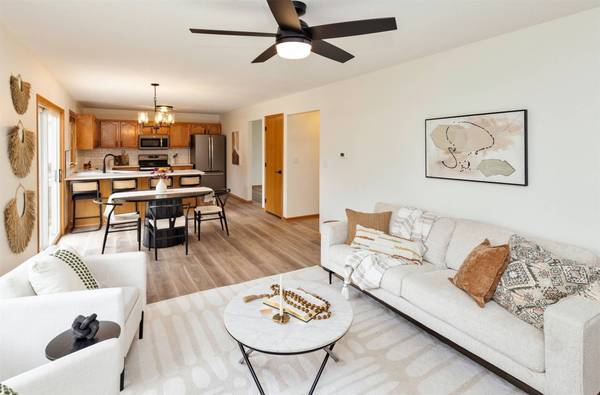 9221 Timberwood Drive, Johnston, IA 50131