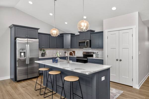 208 11th Court NW, Bondurant, IA 50035