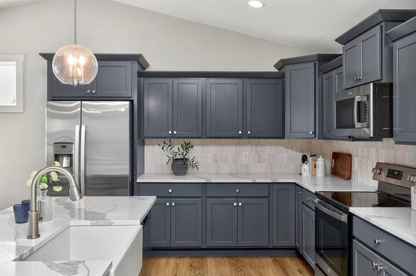 208 11th Court NW, Bondurant, IA 50035