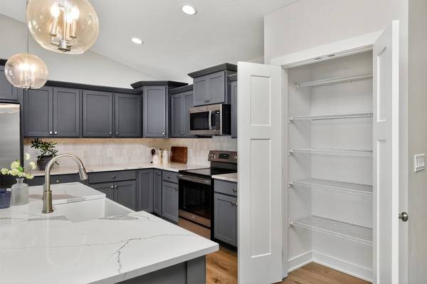 208 11th Court NW, Bondurant, IA 50035