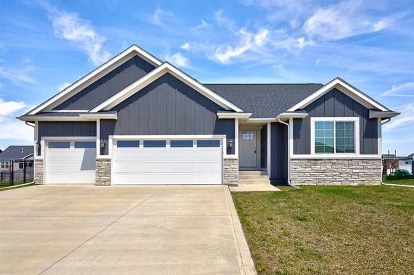 208 11th Court NW, Bondurant, IA 50035