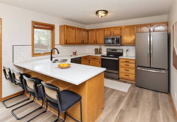 9221 Timberwood Drive, Johnston, IA 50131