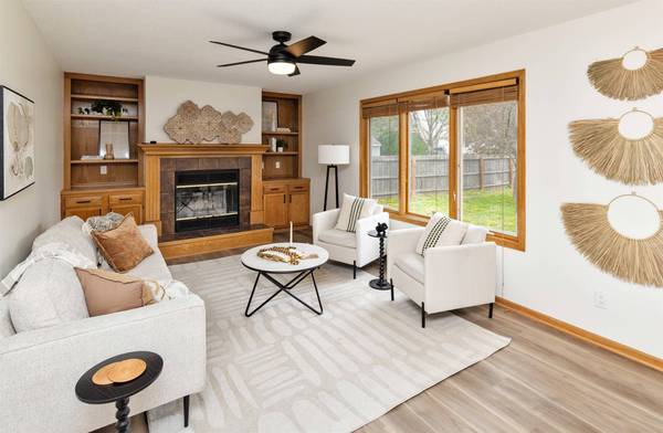 9221 Timberwood Drive, Johnston, IA 50131