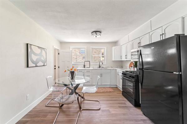 320 E Gray Street, Des Moines, IA 50315