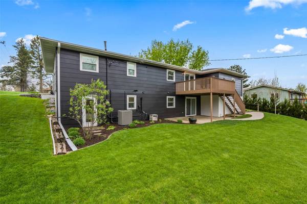 2501 Reyclif Drive, Marshalltown, IA 50158
