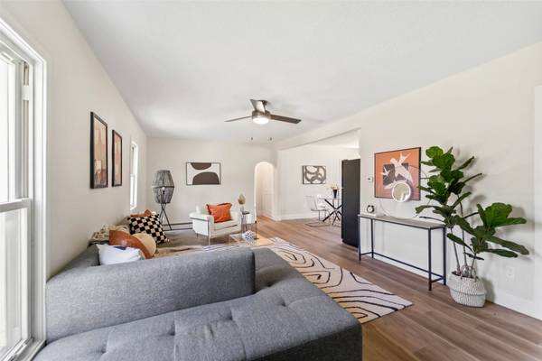 320 E Gray Street, Des Moines, IA 50315