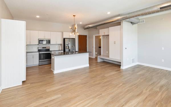 450 SW 7th Street #304, Des Moines, IA 50309