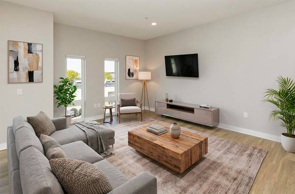450 SW 7th Street #304, Des Moines, IA 50309