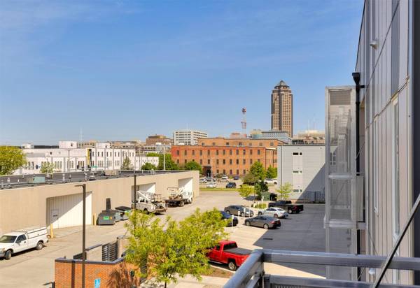 450 SW 7th Street #304, Des Moines, IA 50309