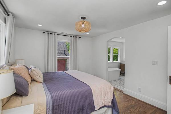 721 Douglas Avenue, Ames, IA 50010