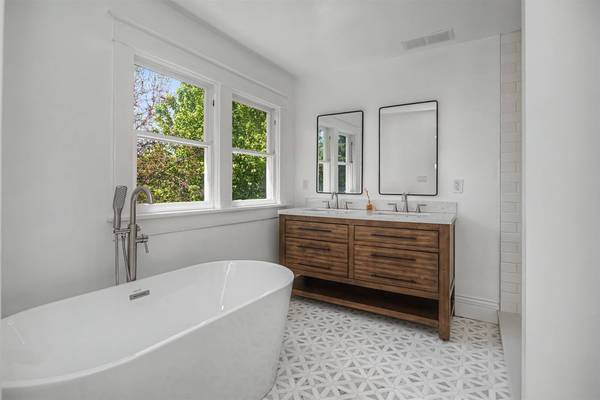 721 Douglas Avenue, Ames, IA 50010