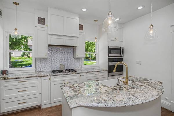 721 Douglas Avenue, Ames, IA 50010