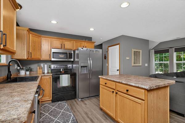 6397 Oak Creek Drive, Pleasant Hill, IA 50327