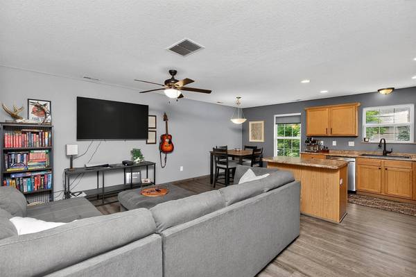 6397 Oak Creek Drive, Pleasant Hill, IA 50327