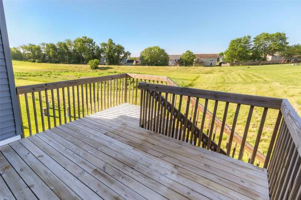 1656 Howard Drive, Norwalk, IA 50211