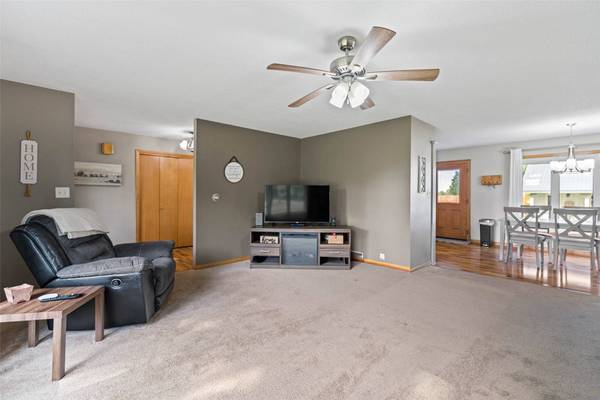 800 School Street, Stanhope, IA 50246