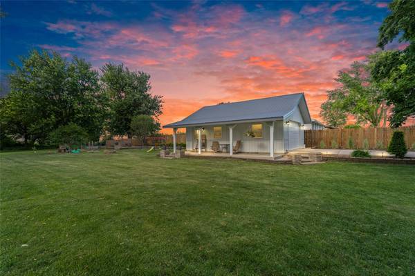 800 School Street, Stanhope, IA 50246