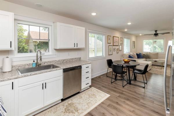 2811 Payne Road, Des Moines, IA 50310