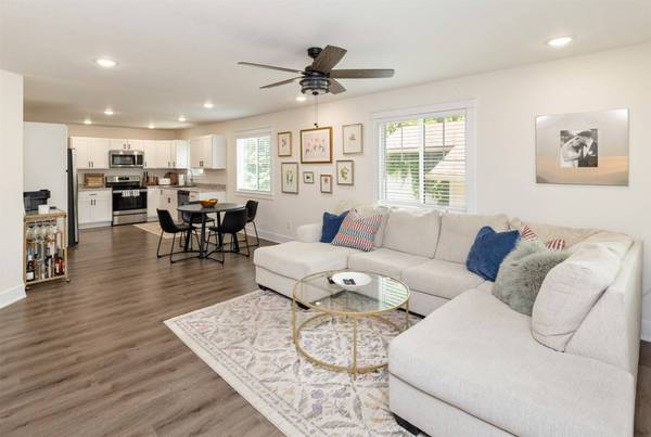 2811 Payne Road, Des Moines, IA 50310