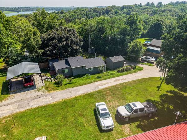 1380 Rock Creek Street W, Kellogg, IA 50135