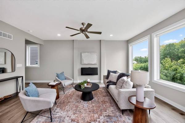 5430 154 Court, Urbandale, IA 50323