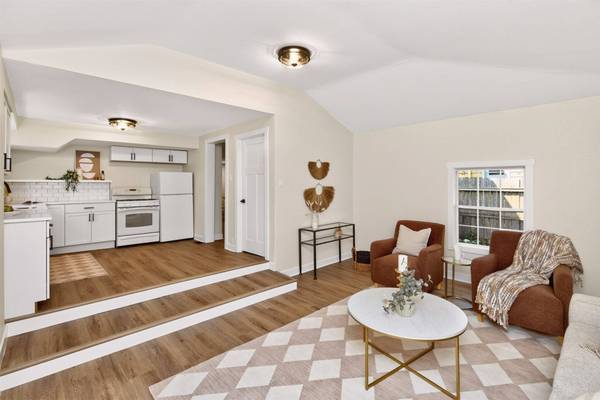 1920 E Walnut Street, Des Moines, IA 50316