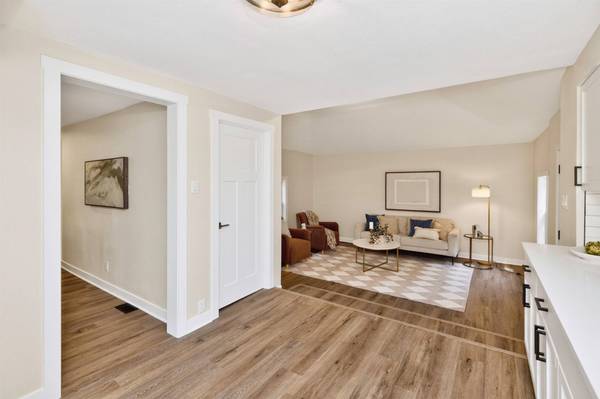 1920 E Walnut Street, Des Moines, IA 50316