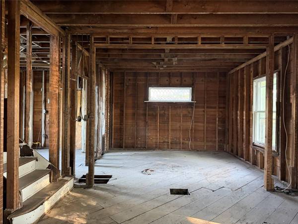 213 7th Street, Ames, IA 50010