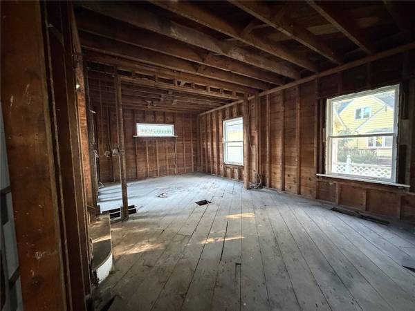 213 7th Street, Ames, IA 50010