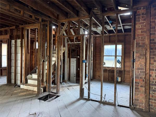 213 7th Street, Ames, IA 50010