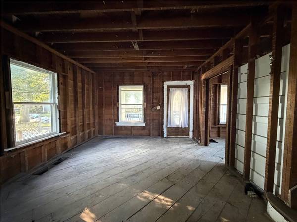 213 7th Street, Ames, IA 50010