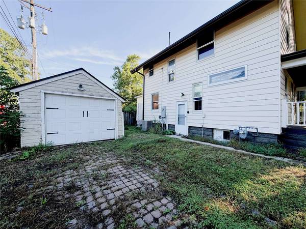 213 7th Street, Ames, IA 50010