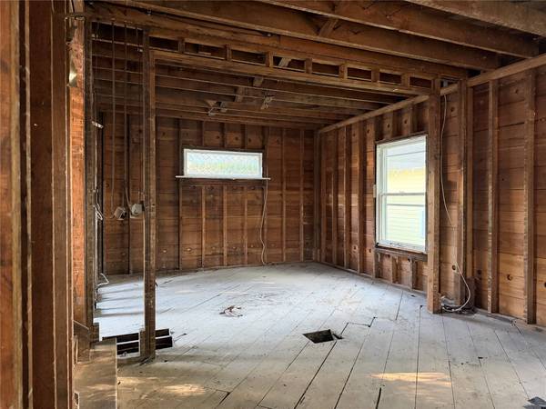 213 7th Street, Ames, IA 50010