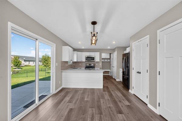 818 NE Meadow Landing Drive, Ankeny, IA 50021