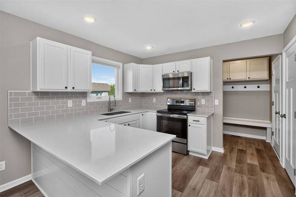 818 NE Meadow Landing Drive, Ankeny, IA 50021