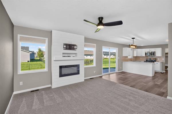 818 NE Meadow Landing Drive, Ankeny, IA 50021