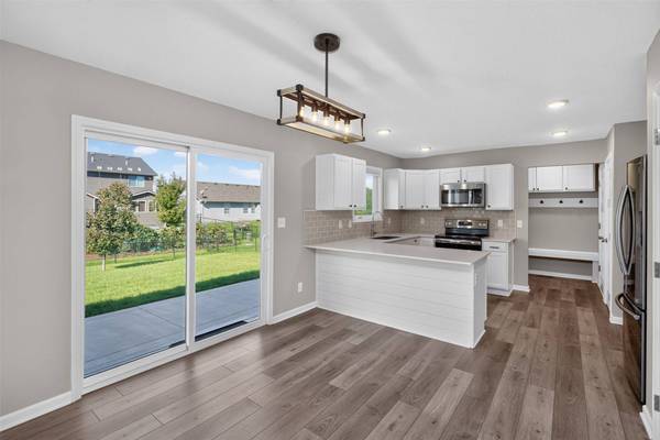 818 NE Meadow Landing Drive, Ankeny, IA 50021
