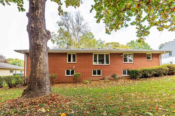 6510 Del Matro Avenue, Windsor Heights, IA 50324