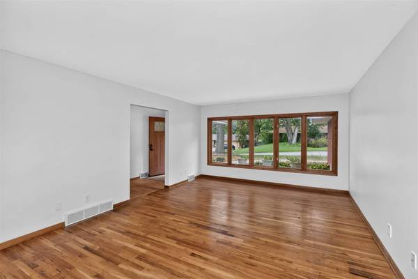 6510 Del Matro Avenue, Windsor Heights, IA 50324