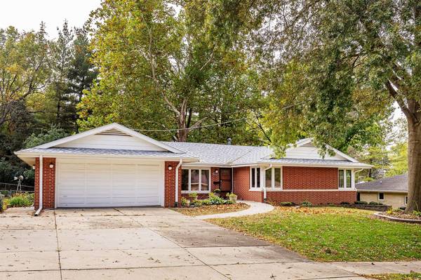 6510 Del Matro Avenue, Windsor Heights, IA 50324