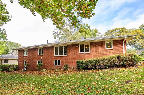 6510 Del Matro Avenue, Windsor Heights, IA 50324