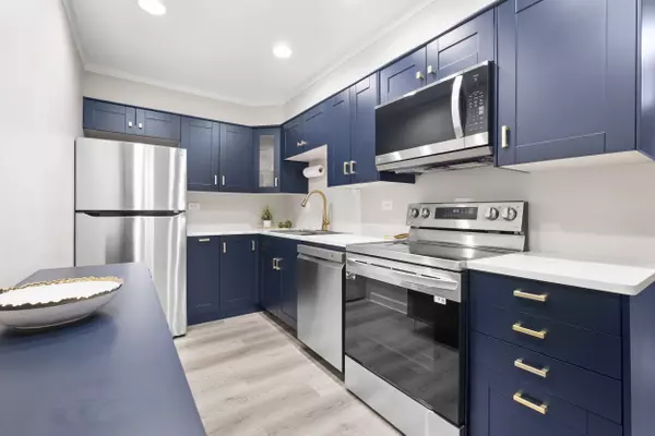 Downers Grove, IL 60515-2011,4043 Saratoga Ave #d221