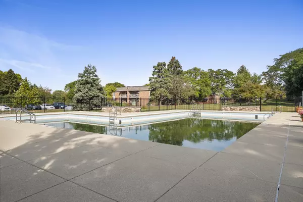 Downers Grove, IL 60515-2011,4043 Saratoga Ave #d221