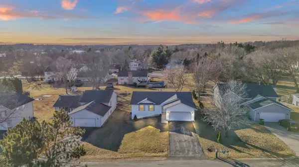 509 Bounty DR, Poplar Grove, IL 61065